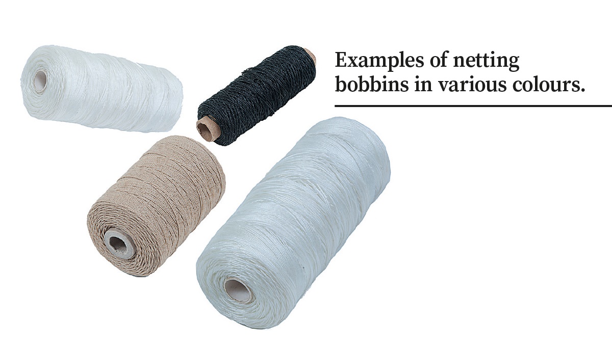 Examples of netting bobbins in various colours